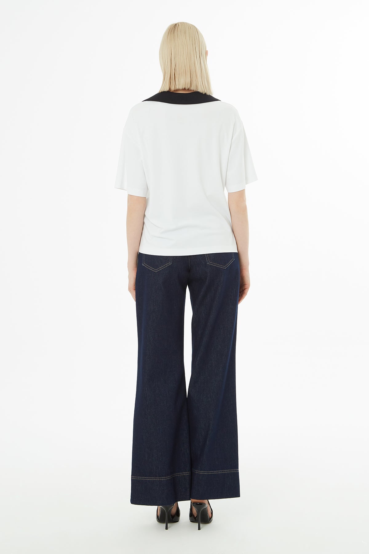 Ecru V-Neck Short-Sleeve T-Shirt