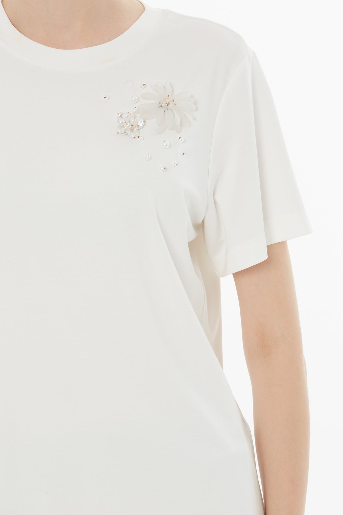 Ecru T-Shirt with Brooch Details