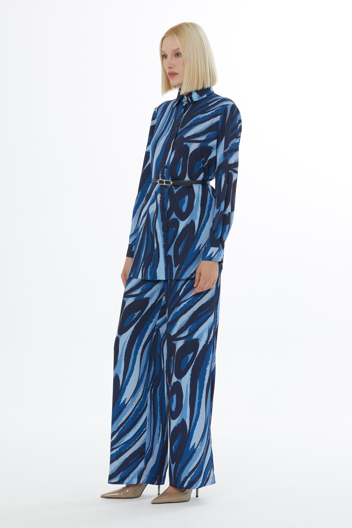 Printed Comfortable Belted Suit