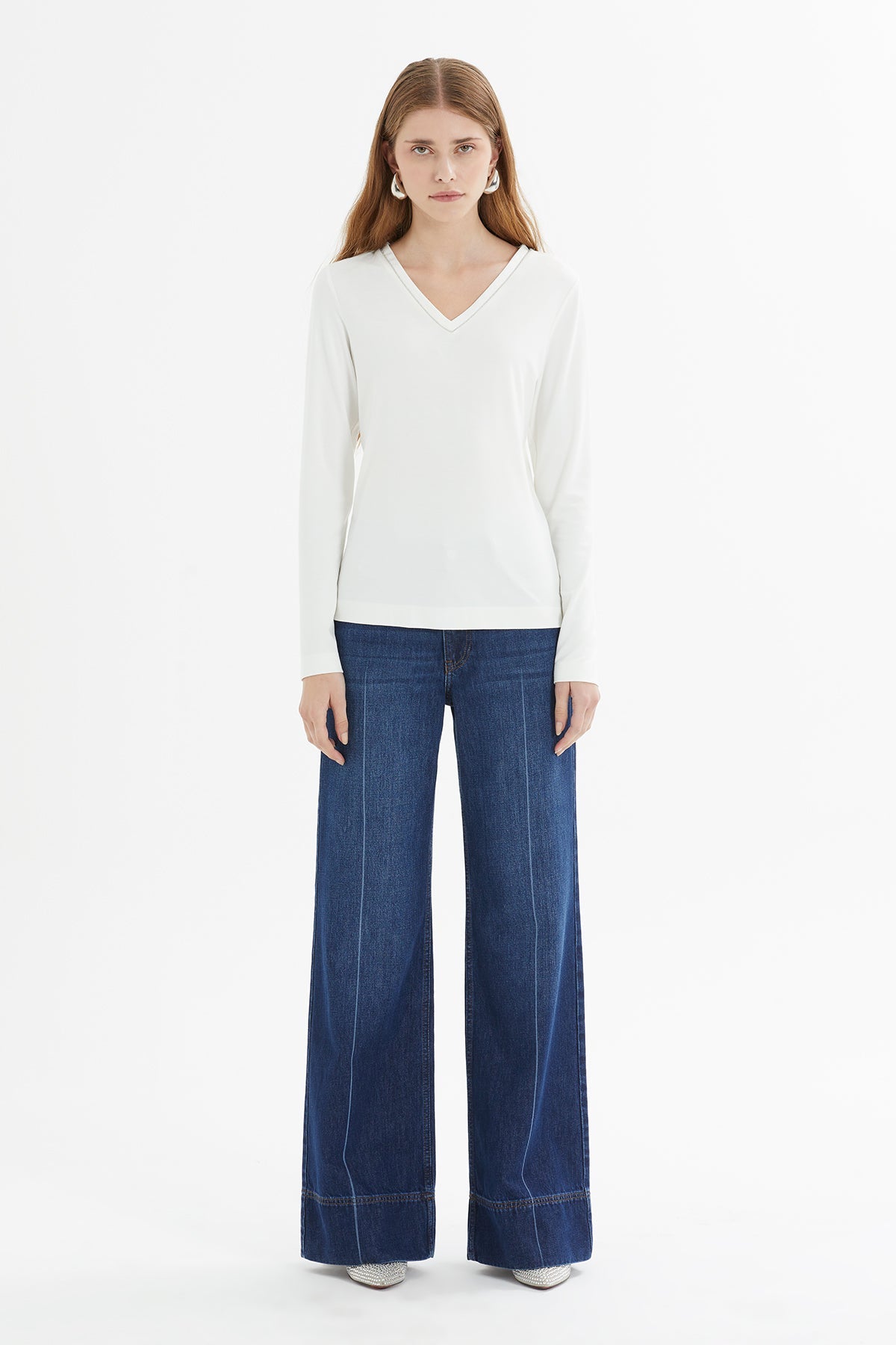 Ecru V-Neck Stripe Accessory Knit Blouse
