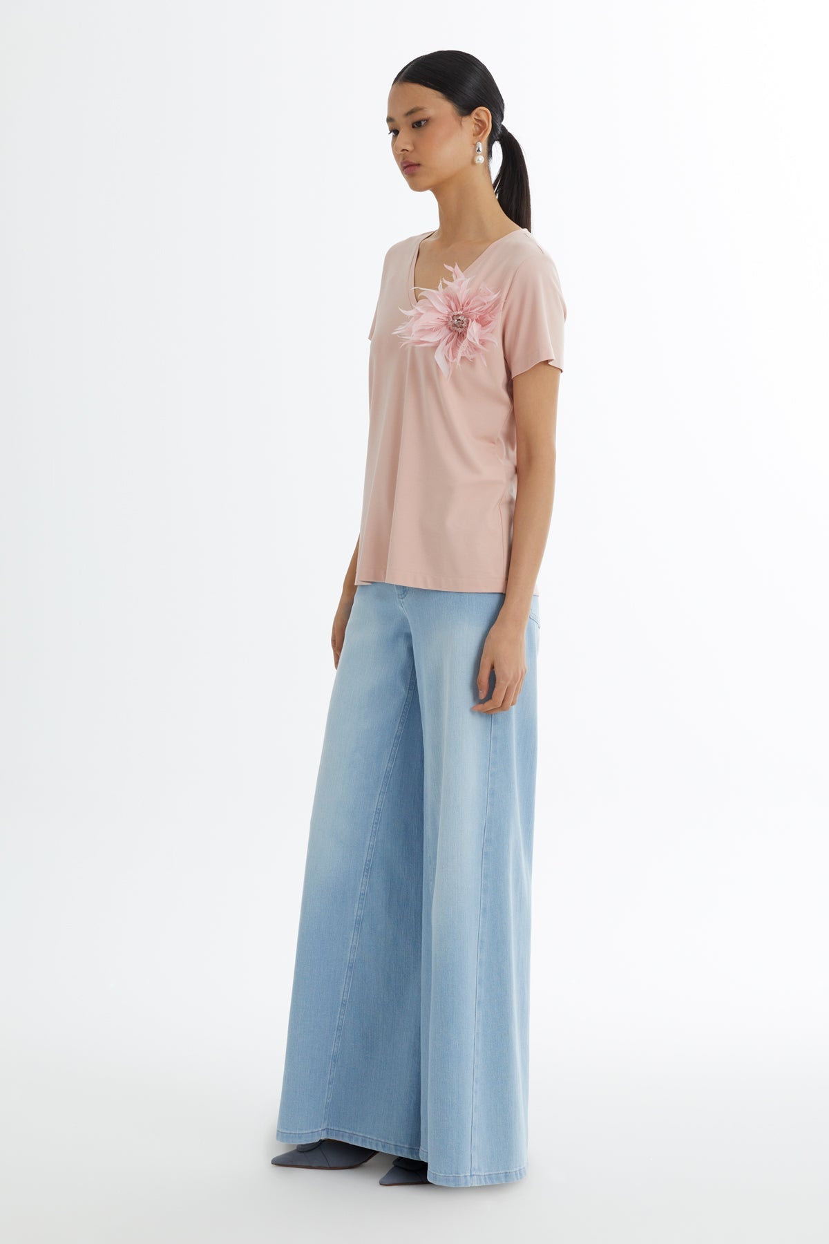T-Shirt with Beaded Brooch Accessory