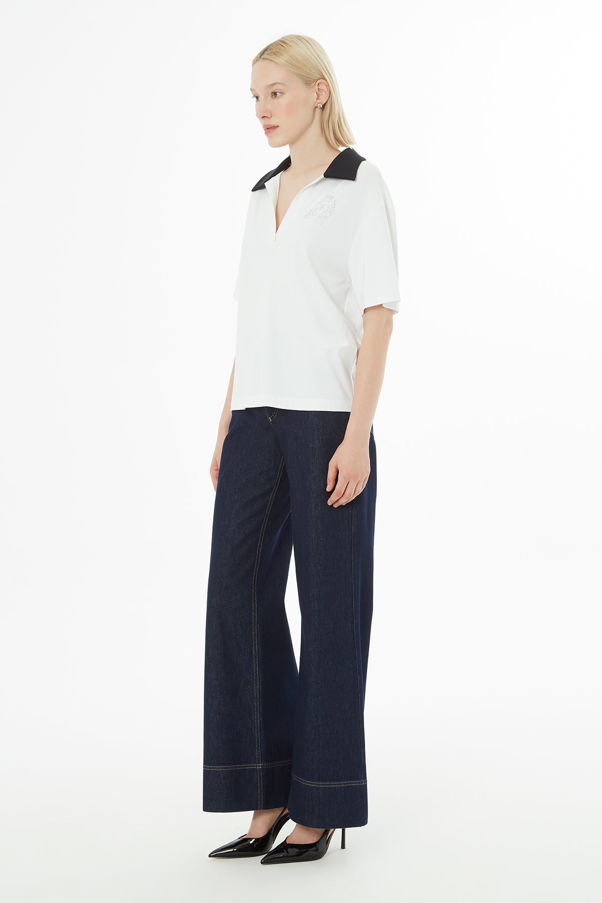 Ecru V-Neck Short-Sleeve T-Shirt