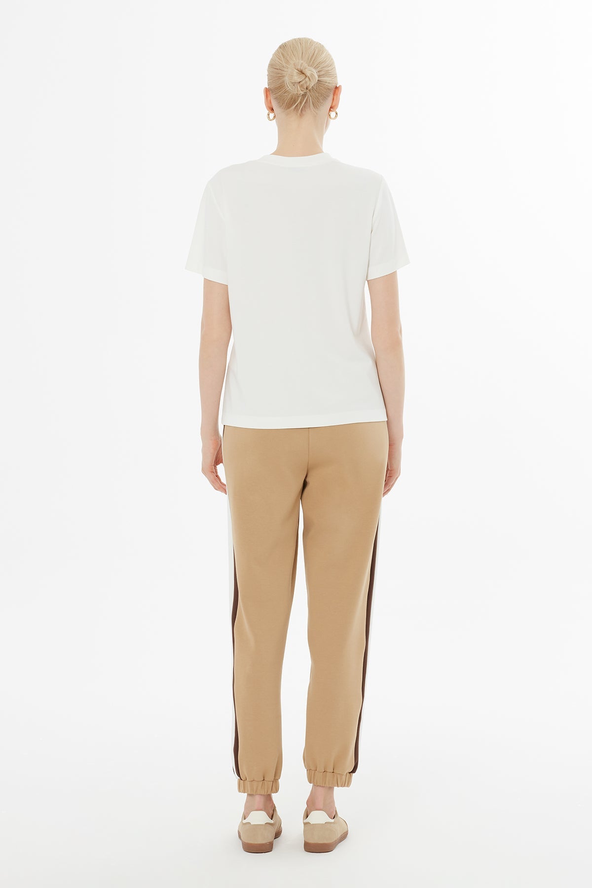 Ecru T-Shirt with Brooch Details