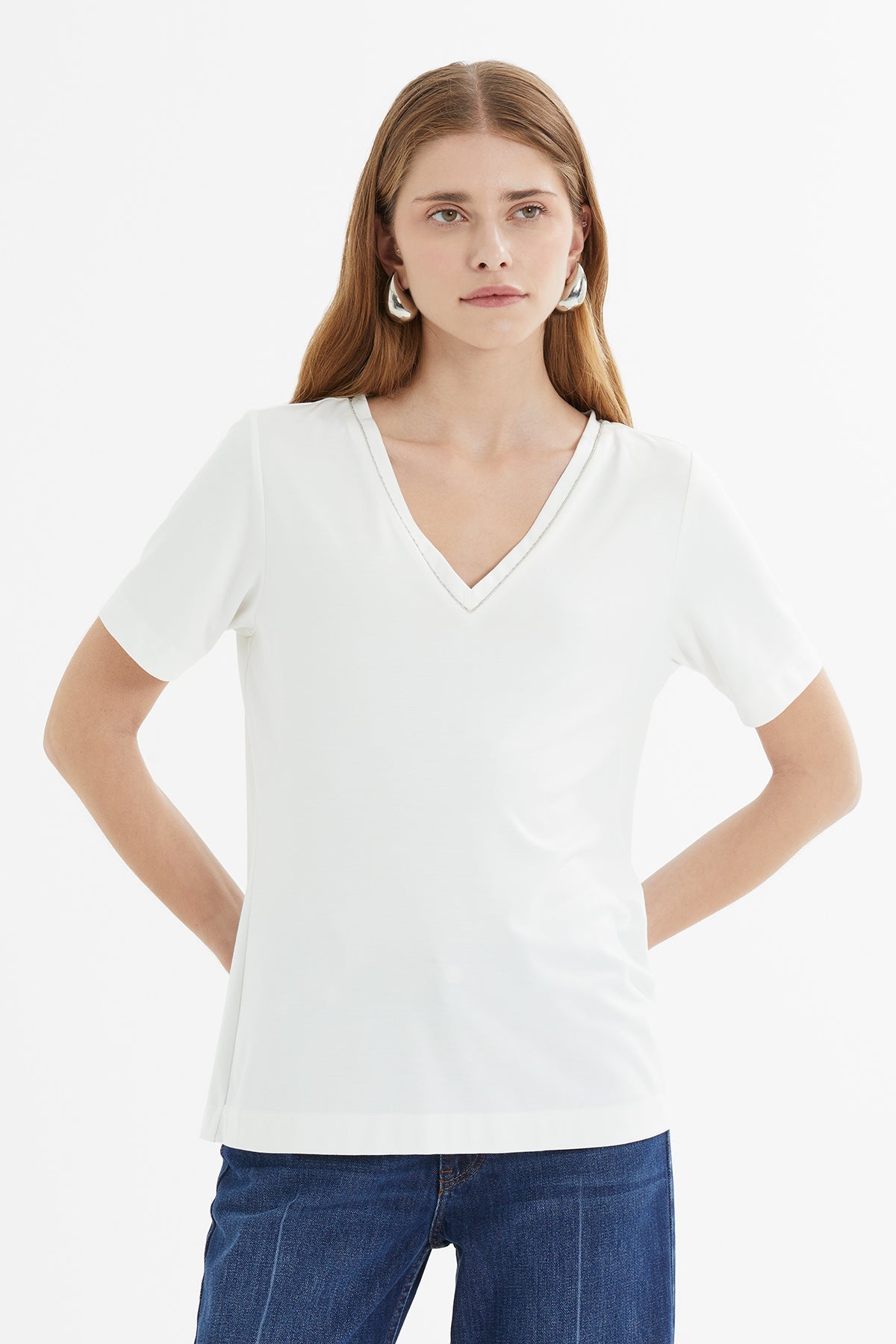 V-Neck Stripe Accessory Detail Off Knit T-Shirt