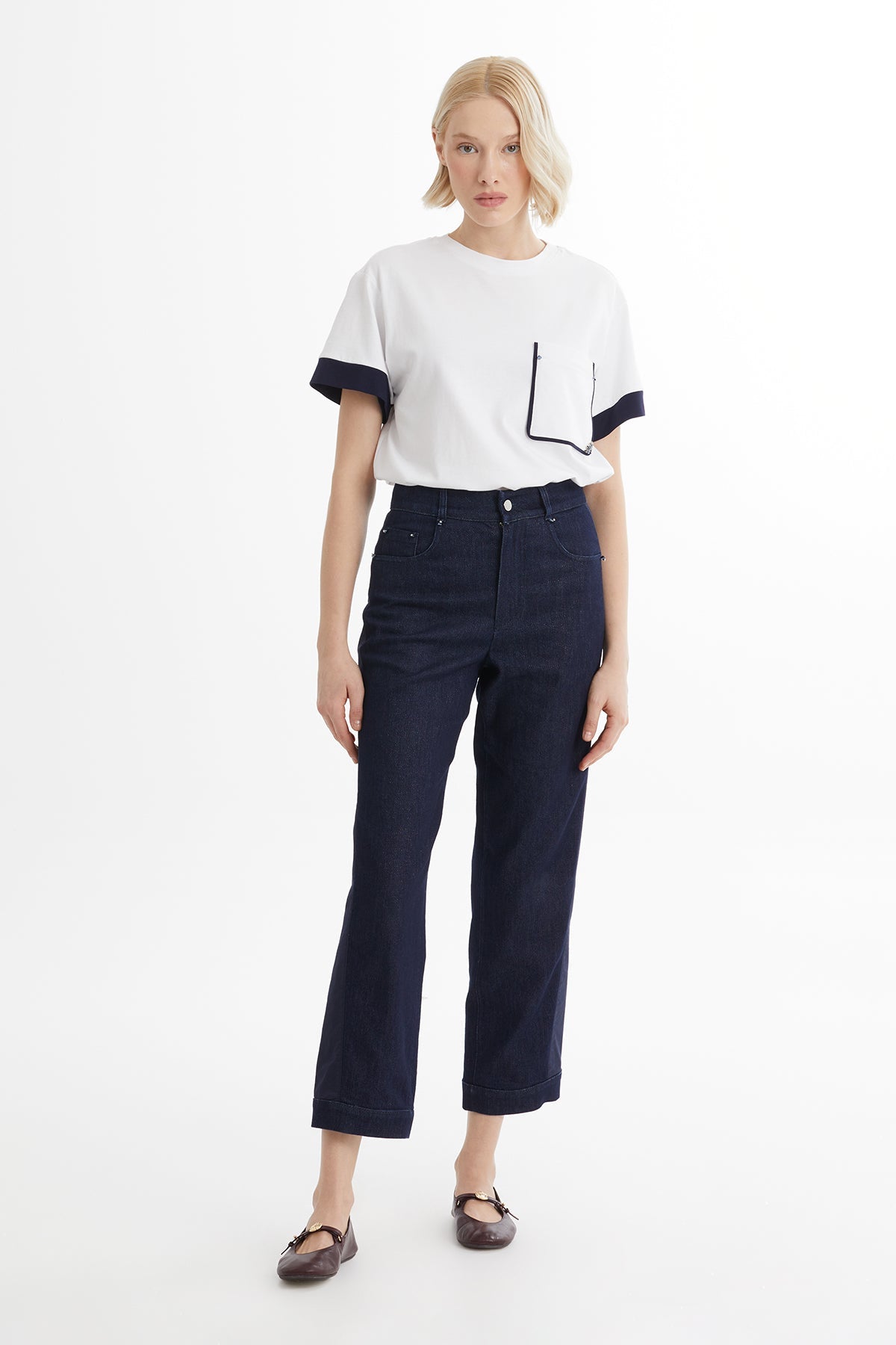 Embroidered Detail Jeans