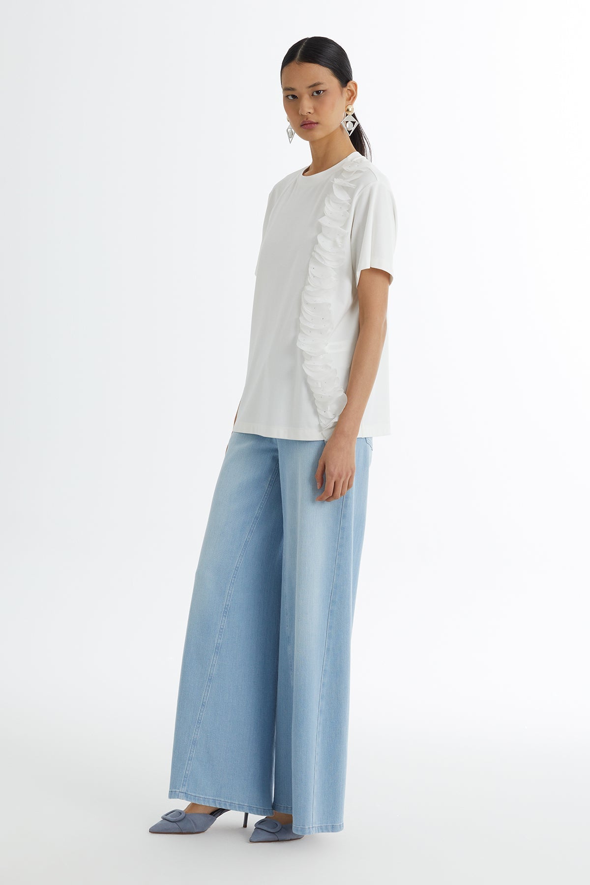 T-Shirt with Tulle Ribbon Accessory